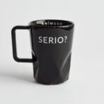 animush kubek czarny serio